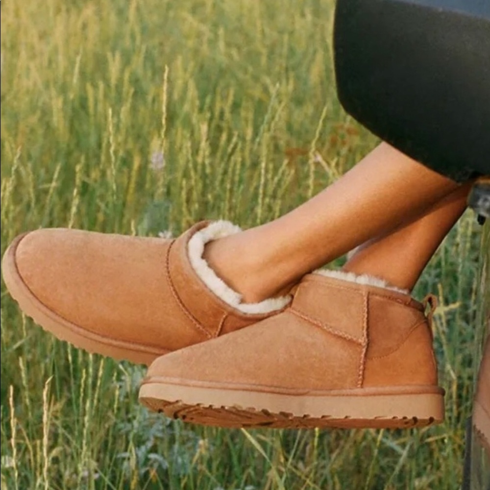 NIB UGG ULTRA MINI Chestnut US10 EU41